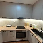 2 公寓 *